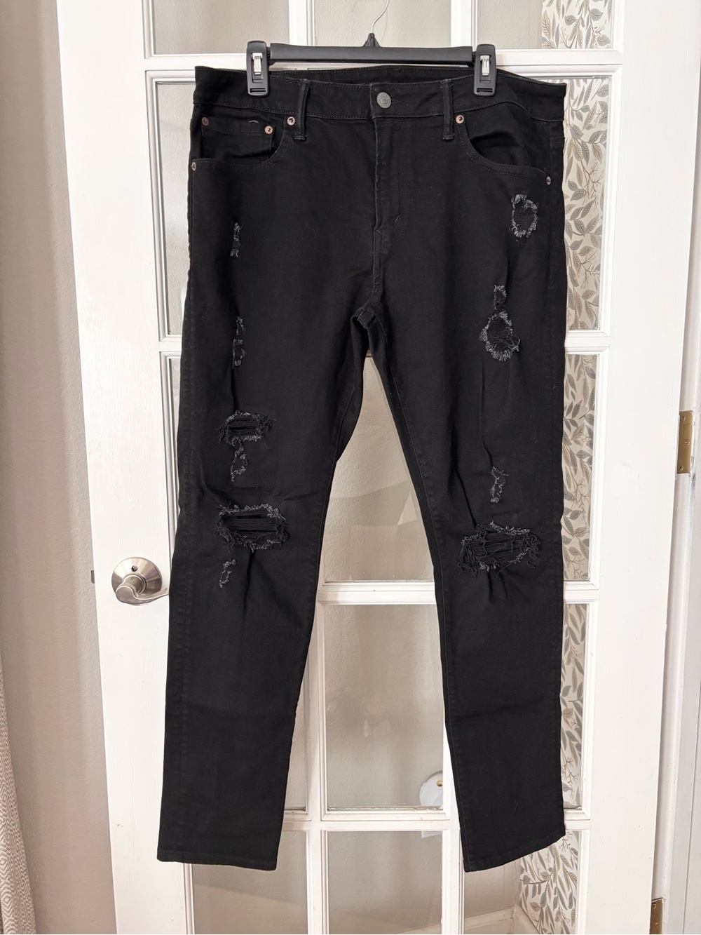 AMERICAN EAGLE Athletic Skinny Airflex+ Jeans Distressed Saturated Black 36 x 3